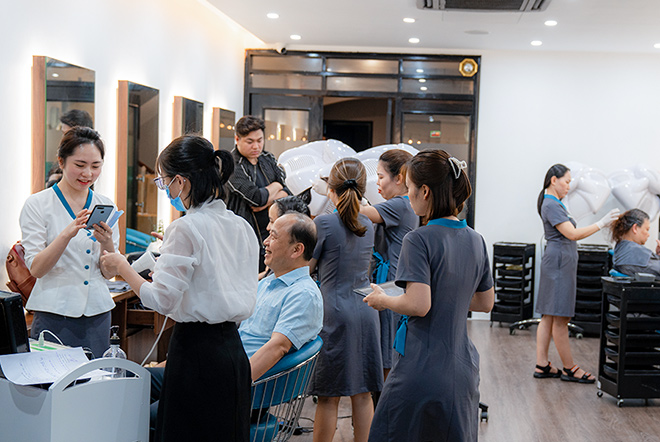 DR.LOZEN: Hướng đi khác biệt, thành công từ thị trường ngách - 2