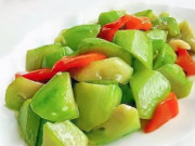 Bếp Eva - Xào mướp, đừng cho trực tiếp vào chảo dầu, thêm một bước nữa mướp xanh đẹp không thâm