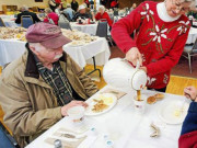 Tin tức - Sáng làm bảo vệ, tối chơi chứng khoán, người đàn ông giàu đến mức người thân cũng choáng váng