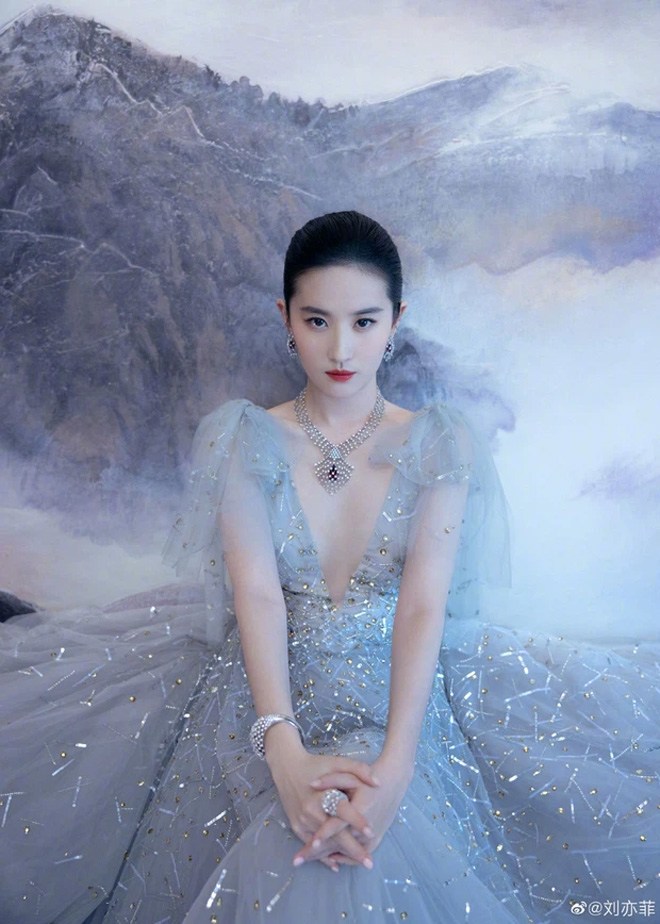 Ngôi sao 24/7: Từ Ấn Độ, amp;#34;Cô Dâu 8 Tuổiamp;#34; tiết lộ ông đã mất, bố và bà nhiễm bệnh - 5