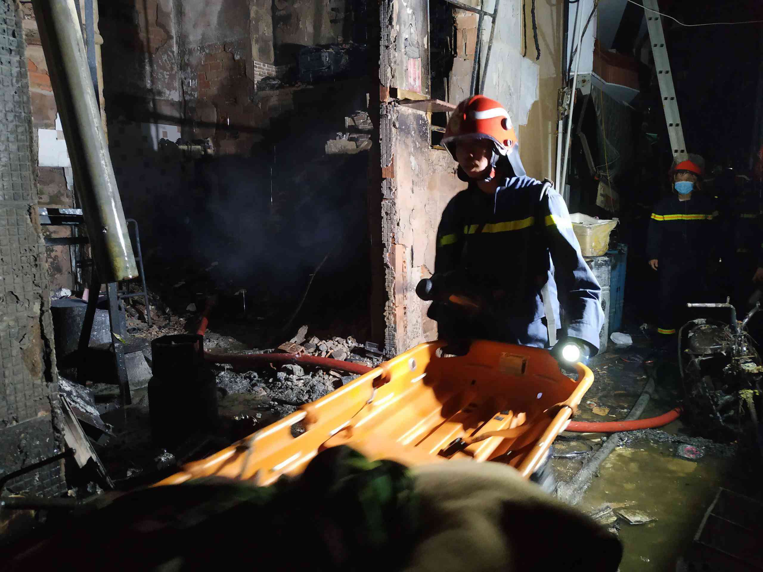 Vụ cháy ở quận 11: Cô giáo thiệt mạng là học viên cao học - 1