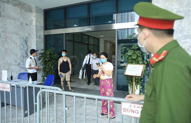 COVID-19 10/5: Nữ bệnh nhân ở Thanh Xuân vừa đi khám thai buổi sáng, chiều nhận kết quả dương tính - 1