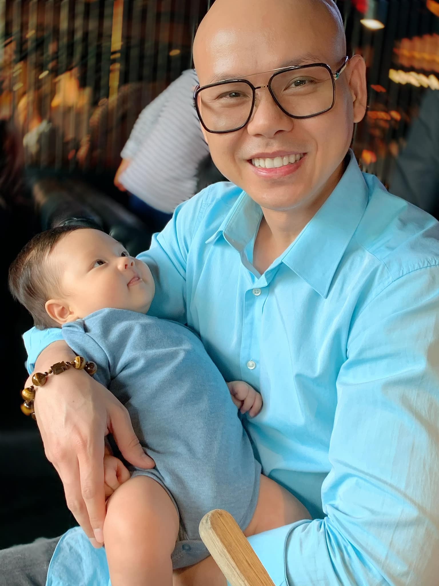 Phan Đinh Tùng cưới vợ mỹ nhân, con trai sinh ra tóc dày khác hẳn gen bố - 9