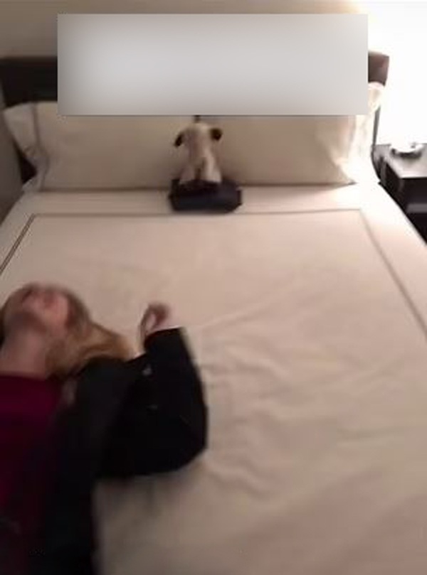 Bạn trai gửi ảnh phòng khách sạn, cô gái lập tức đòi chia tay vì một chi tiết không ngờ - 3