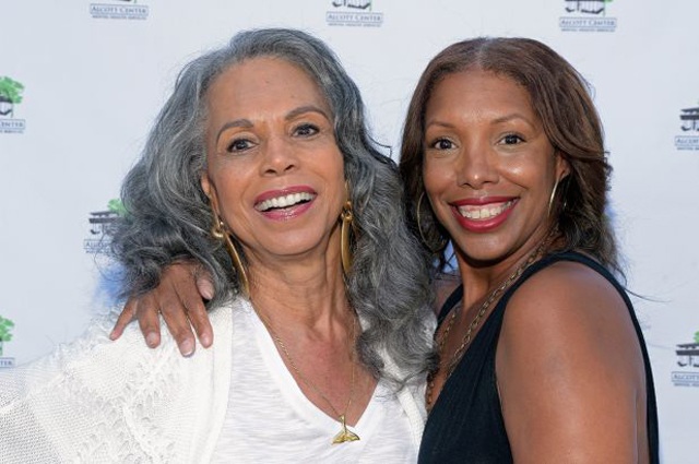 Đi tìm mẹ ruột sau 54 năm bị bỏ rơi, người phụ nữ sốc khi biết danh tính mẹ mình - 1