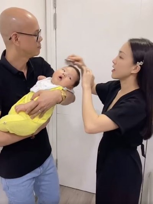 Phan Đinh Tùng cưới vợ mỹ nhân, con trai sinh ra tóc dày khác hẳn gen bố - 3
