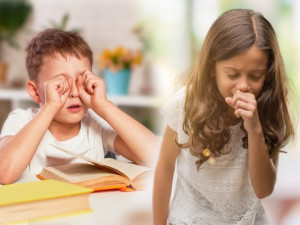 12 dấu hiệu có thể cảnh báo ung thư ở trẻ em, cha mẹ dễ tưởng lầm là bệnh vặt