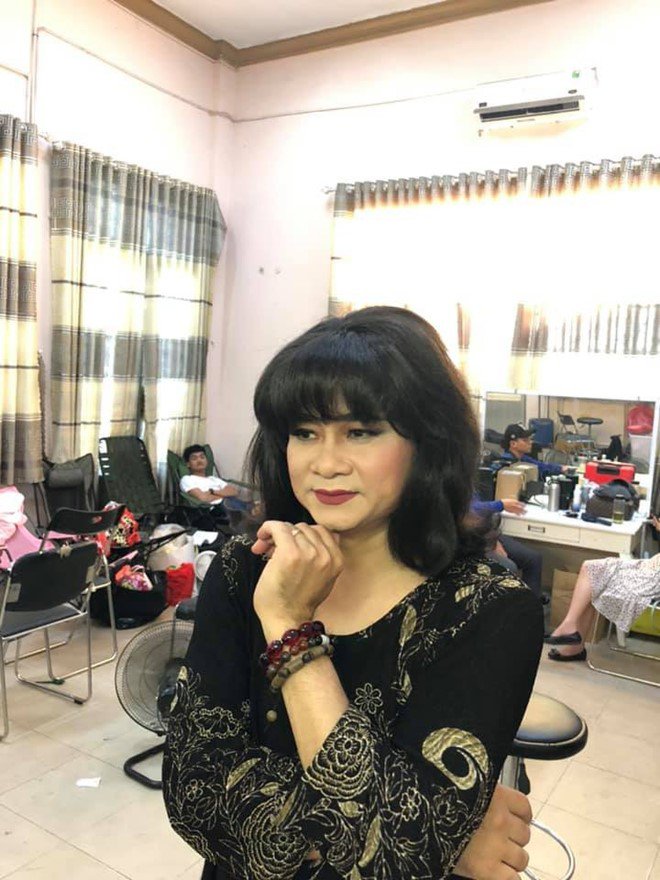 NSND Tự Long bỗng hóa gái xinh xuất sắc, khác hẳn lần amp;#34;xấu ma chê quỷ hờnamp;#34; trên gameshow - 12