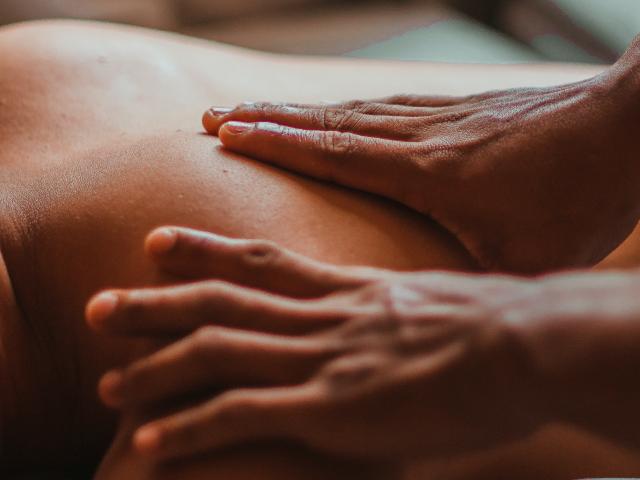 Một lần đi massage từ A-Z, nam thanh niên ngỡ bị lậu, xét nghiệm hé lộ điều bất ngờ