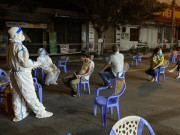 Tin tức - Nữ nhân viên trực tổng đài tự đi khám phát hiện mắc COVID-19: Đi tắm biển, đến cầu tình yêu 