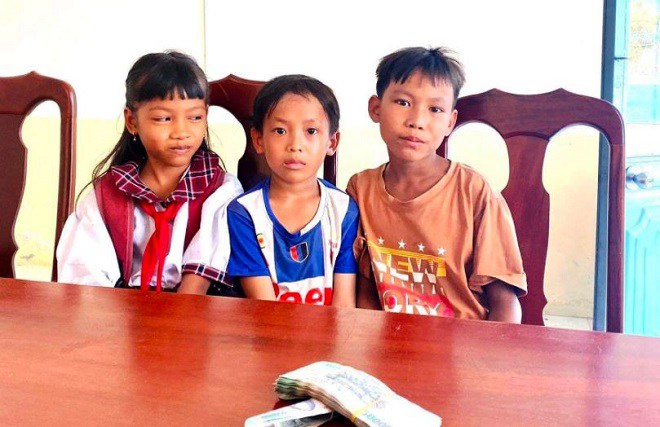 Tin tức 24h: 3 người bổ sầu riêng 8kg, nhìn thấy bên trong thì ai nấy đều amp;#34;sốc tận ócamp;#34; - 3