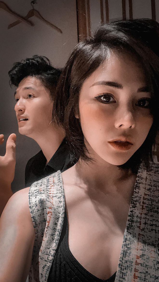 Sao Việt 24h: amp;#34;Cô Hai bún đậuamp;#34; nhà Mạc Văn Khoa khó cười, chỉ tươi rói khi nhìn thấy hoa - 12