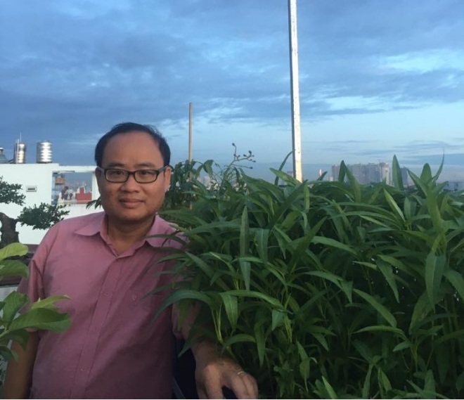 Thầy giáo Sài Gòn trồng rau, nuôi cá trên sân thượng 10m2, vốn 20 triệu giờ ăn không hết - 13