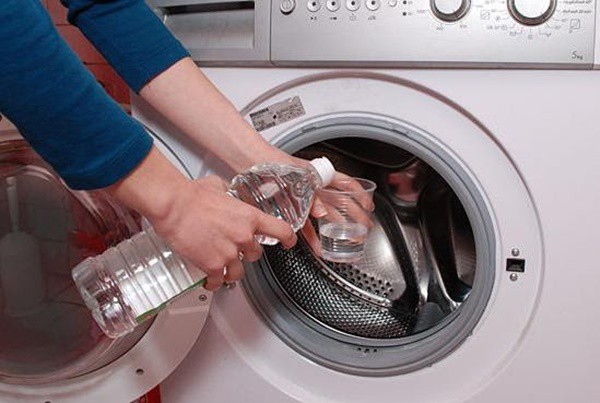 Cách vệ sinh máy giặt chỉ với vài bước cực đơn giản, không cần tháo lồng vẫn sạch bóng - 5