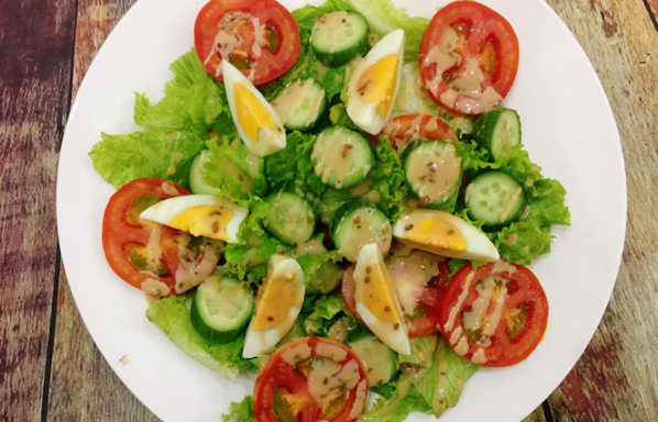 Salad cá ngừ sốt mè rang: Món ngon bổ dưỡng dễ làm