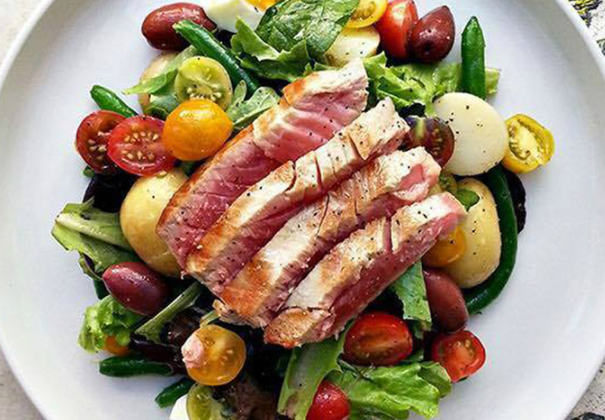 Cách làm salad cá ngừ ngon tại nhà nhiều dinh dưỡng - 9