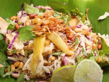 Cách làm gỏi gà bắp cải ngon thanh mát ăn mãi không ngán