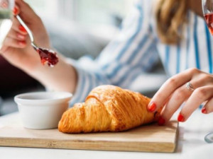 5 thói quen ăn uống khiến cholesterol tăng vọt, nguy cơ cao mắc bệnh tim, đột quỵ