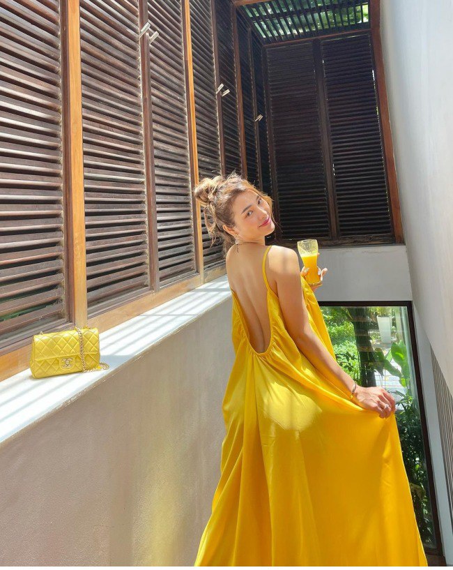 Hè này khoe múi bụng thôi chưa đủ, mỹ nhân Vbiz còn nâng tầm body với rãnh lưng siêu amp;#34;gắtamp;#34; - 9