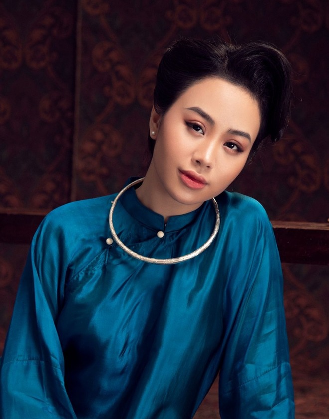 amp;#34;Nàng thơ Hà thànhamp;#34; Dương Huệ đẹp nao lòng, tung album với loạt bài hát toàn chữ amp;#34;Yêuamp;#34; - 14