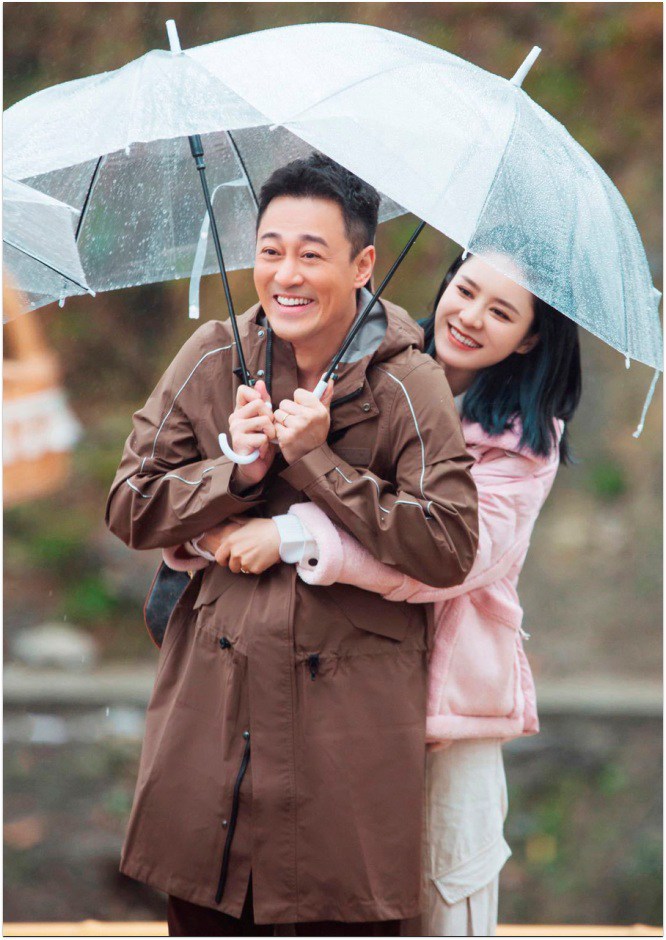 Thiếu gia TVB ám ảnh chuyện amp;#34;đào mỏamp;#34;, vợ bị lăng mạ vì từng là mẫu nội y - 10