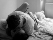 Sức khỏe - Liên tục quan hệ sai vị trí mà không biết, những cặp đôi khiến bác sĩ dở khóc dở cười