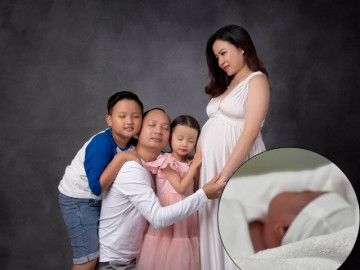 Nguyễn Hải Phong thông báo vợ "vượt cạn" trong 10 phút, con thứ 3 nặng gần 4kg, dài nửa mét