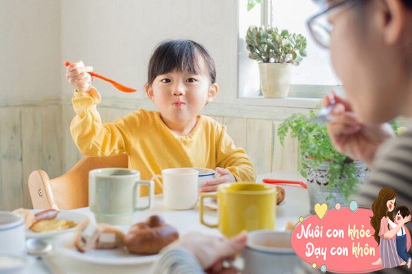 3 kiểu ăn sáng ảnh hưởng đến đường tiêu hóa trẻ, chuyên gia gợi ý món ăn sáng tốt nhất - 4