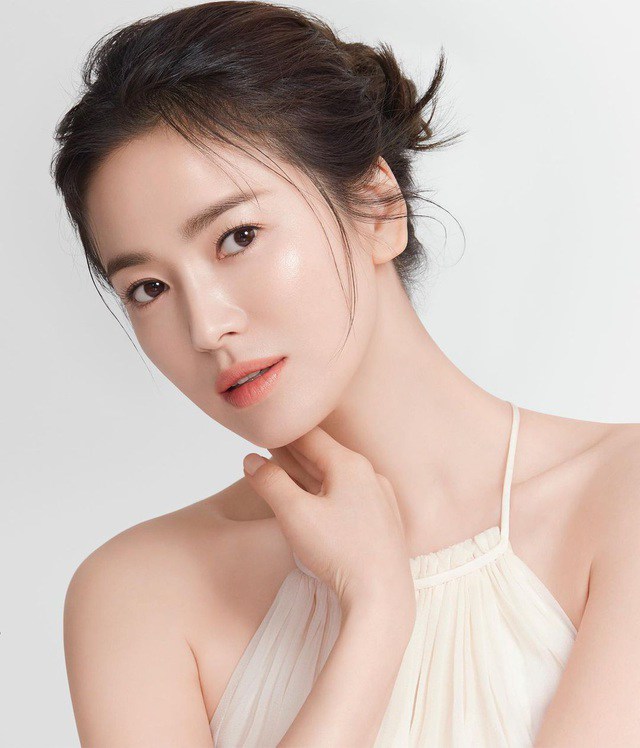 Đều là ngọc nữ có nhan sắc khuynh thành, Song Hye Kyo-Hà Tăng còn có chung amp;#34;bí thuậtamp;#34; trụ nhan - 7