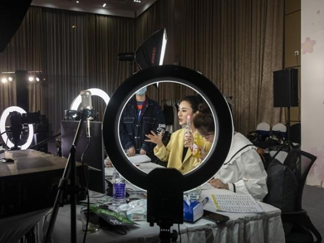 Từng nợ nần chồng chất phải bán nhà, cặp vợ chồng trẻ bất ngờ giàu to nhờ điều này