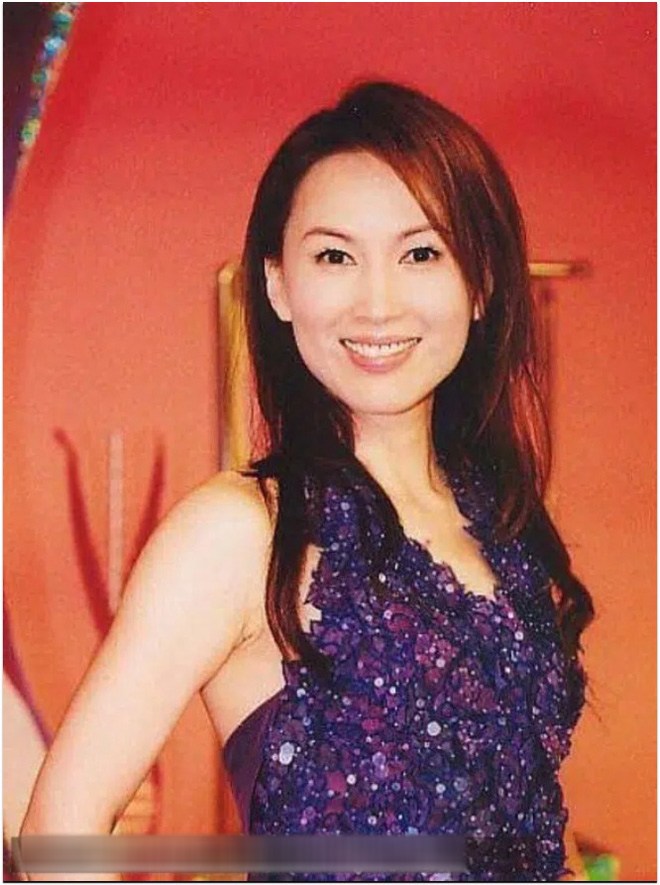 Người đẹp đắt giá ở Hong Kong: Bỏ Ava, lấy chồng 28 tuổi, giờ là dì - 12 tuổi