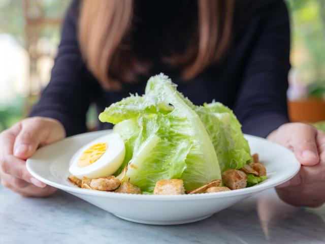 Ăn nhiều rau diếp có tốt không? Rau diếp có gây ra tác hại gì không?