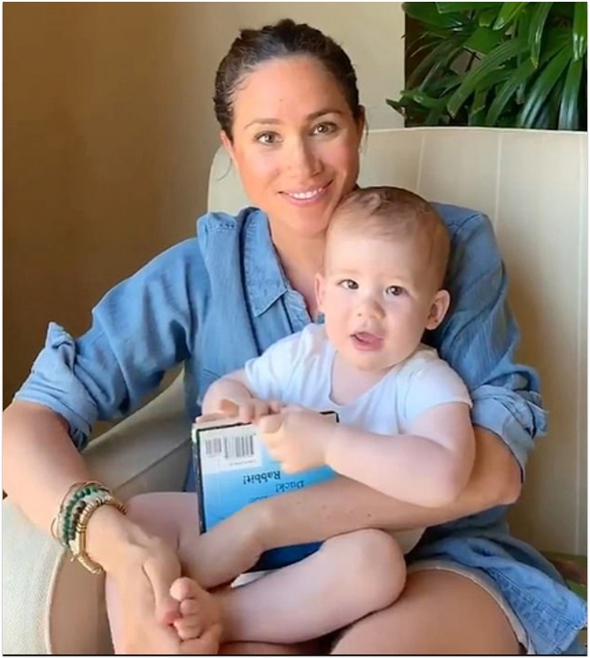 Nhóc Archie là con trai của Hoàng tử nhưng tách biệt với Cung điện, giống  hệt mẹ Meghan lúc nhỏ