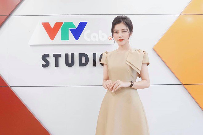 BTV VTV xinh đẹp vướng rắc rối, bị amp;#34;tấn côngamp;#34; vì 2 chi tiết giống amp;#34;cô gái trong bồn tắmamp;#34; - 5