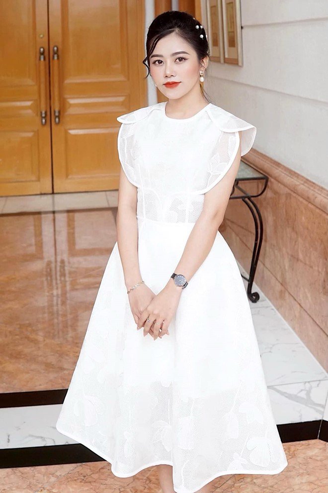 BTV VTV xinh đẹp vướng rắc rối, bị amp;#34;tấn côngamp;#34; vì 2 chi tiết giống amp;#34;cô gái trong bồn tắmamp;#34; - 1