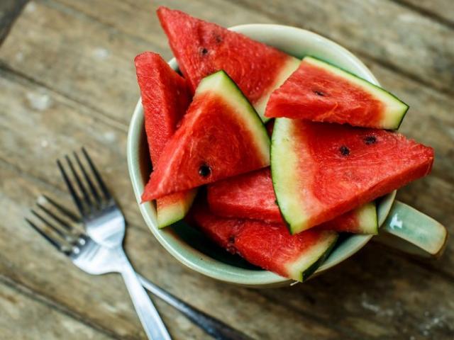 Ăn dưa hấu nóng hay mát? 8 lý do dưa hấu là loại quả tuyệt nhất để ăn trong hè