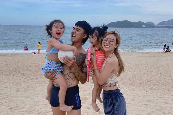 Đạt G và vợ cũ Hoài Lâm dập tắt tin đồn chia tay nhưng vẫn xoá ảnh nhau - 1