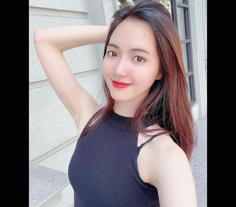 Xinh đẹp như Jang Mi thì ngại gì không để mặt mộc, cô cũng thường xuyên khoe vẻ đẹp ít son phấn nhất trên mạng xã hội và còn nhận được nhiều lời khen ngợi từ cư dân mạng.
