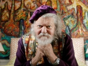 Tin tức - Đại gia lập dị thích mặc đồ sặc sỡ, có 74 tình nhân và bản di chúc gây sửng sốt