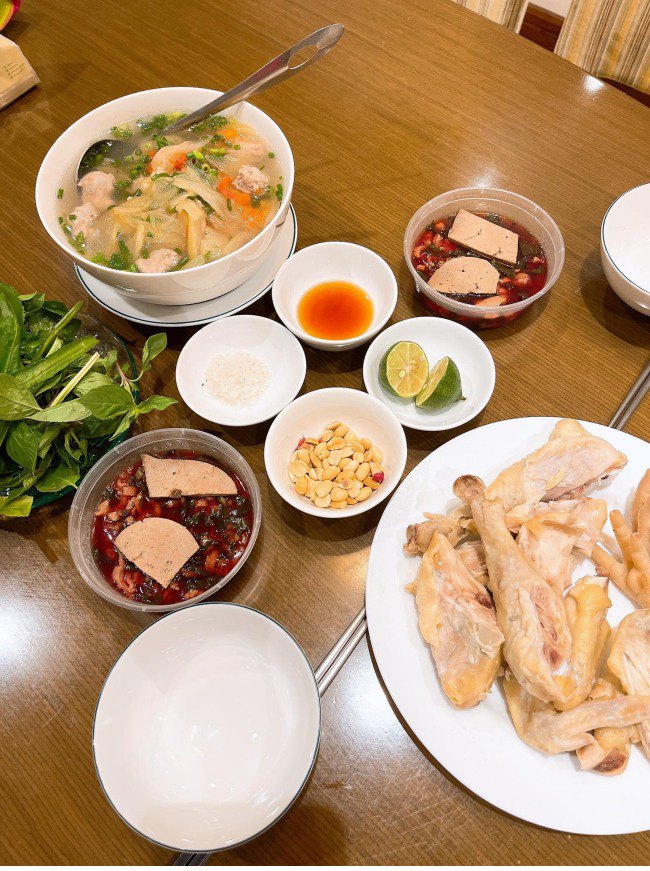 Mai Ngọc hí hửng khoe món quà amp;#34;thiếu nhiamp;#34; - 7