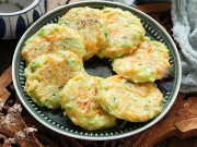 Bếp Eva - Bắp cải không chỉ để xào, đem làm món ăn sáng lại quá ngon, cả nhà cứ đòi ăn nữa