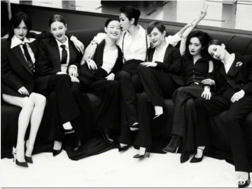 7 mỹ nhân hot nhất Cbiz chung khung hình: Lý Băng Băng cân tất cả dàn chị em