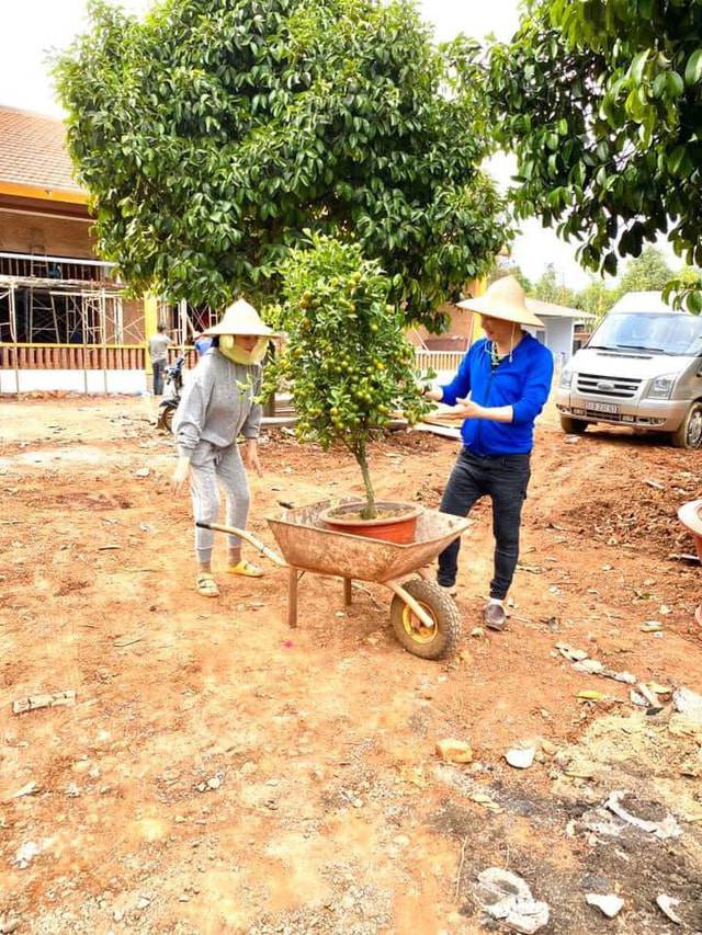 Nghỉ làm amp;#34;phụ hồamp;#34;, Lý Nhã Kỳ ở nhà diện váy ngủ vừa sexy vừa sang như minh tinh - 6