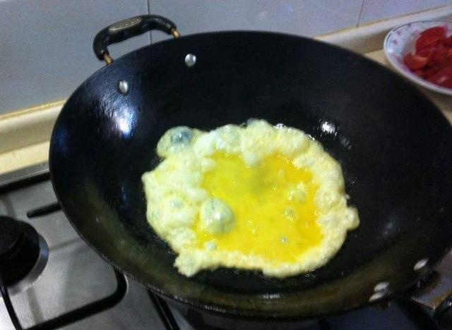Chưng trứng với cà chua đừng cho trực tiếp vào chảo, thêm bước này độ ngon tăng 10 lần - 3