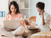 Thời trang - Họp online với sếp cứ mặc mấy món này, kiểu gì cũng được khen "tác phong chuyên nghiệp"