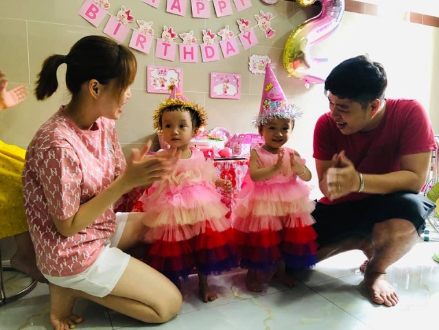 Cặp song sinh dính liền Trúc Nhi-Diệu Nhi tròn 2 tuổi: Hình ảnh hiện tại và ngày SN đặc biệt - 5