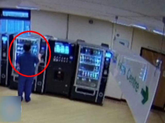 Bệnh nhân nhiễm COVID-19 vừa qua đời 17 phút, nữ y tá người Anh có hành động khó chấp nhận