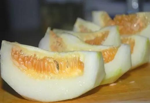 Ăn dưa lê nếu biết 3 điều này sẽ cực tốt cho sức khỏe, bạn nhất định phải biết để tránh ngộ độc - 3