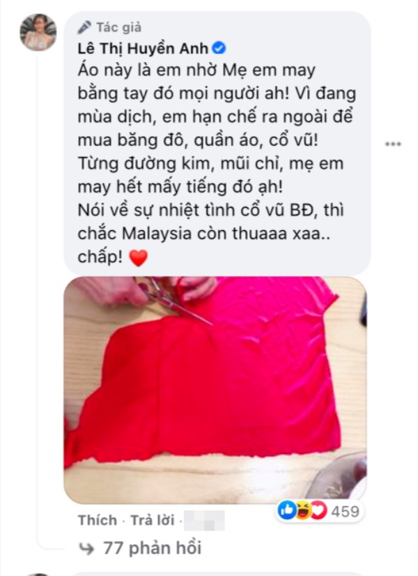 Cổ vũ tinh thần cho tuyển Việt Nam, Bà Tưng lên sóng với áo khoét trên hở dưới - 3