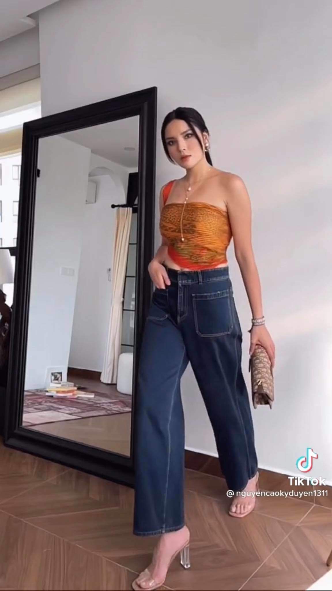 Kỳ Duyên amp;#34;phá đảoamp;#34; phong cách thời trang công sở chỉ với một item không ai nghĩ ra - 8